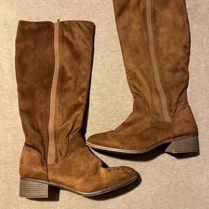 Time & Tru Brown Suede Knee-High Heeled Boots .Hot style!Trending! Co@chelaVibes